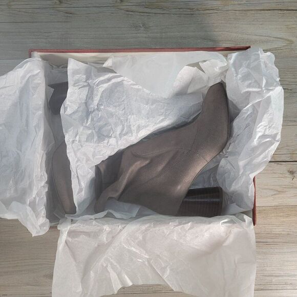 Donald J Pliner Gisele2 Suede Ankle Fashion Boots Sz 8.5M - Picture 8 of 14